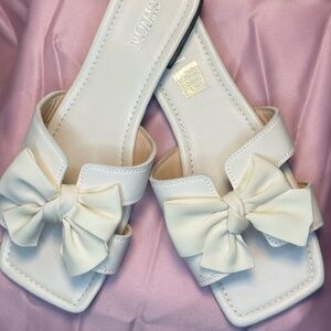 NWOT Elegant White Bow Slide Sandals